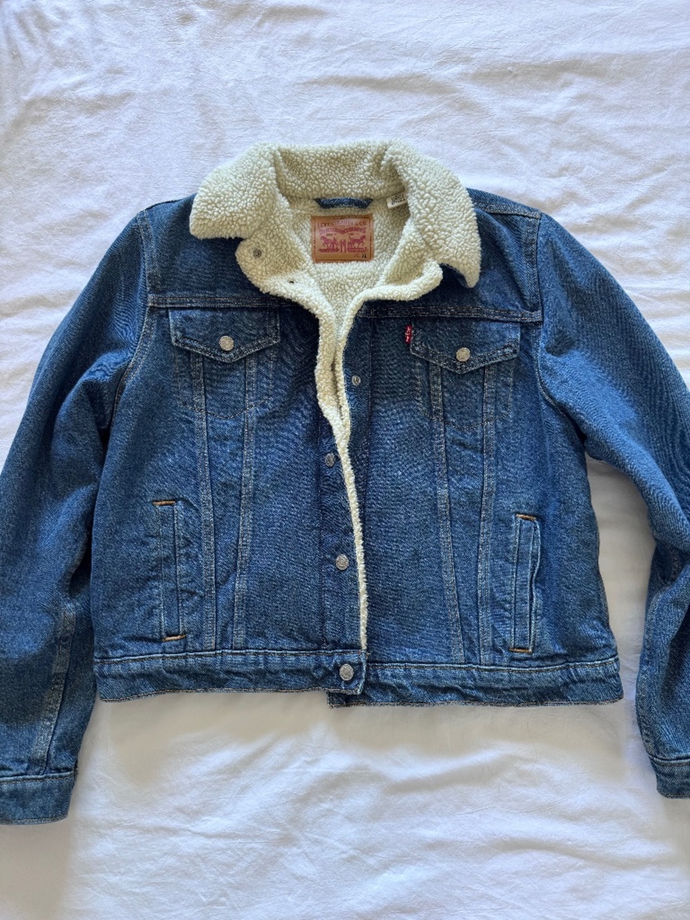 Levi’s Fleece Lined Denim Jacket Women’s size XL